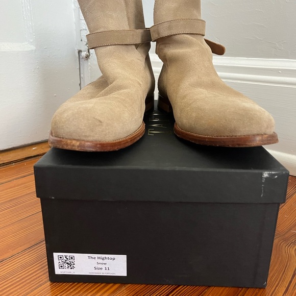 Taft Dylan Boots in Beige Suede - Picture 5 of 6